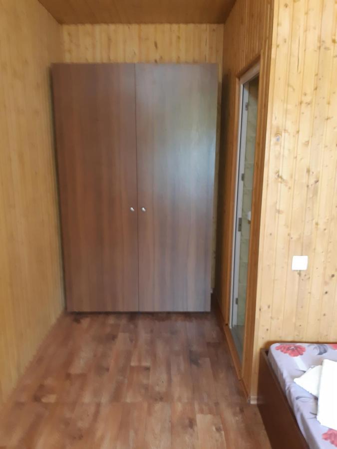 Отель Маленький Рай 扎托卡 外观 照片