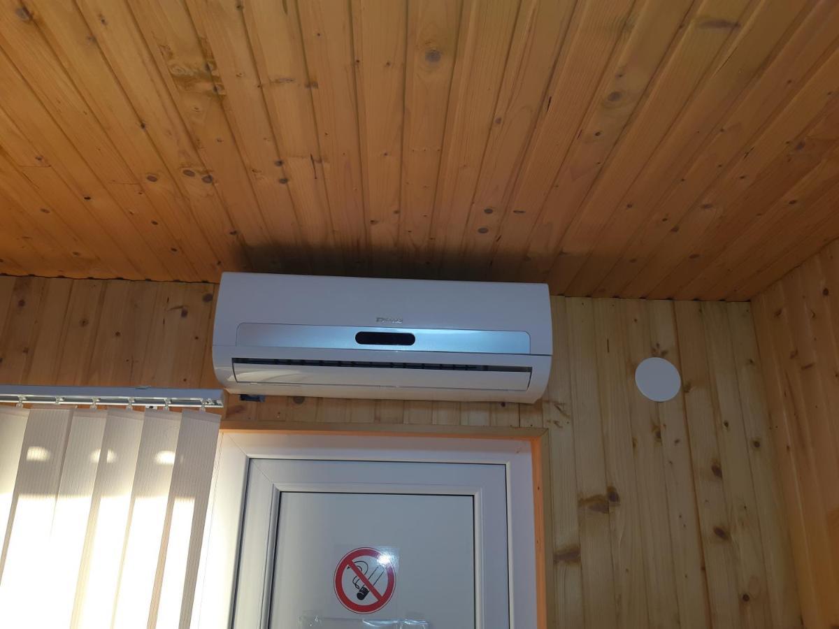 Отель Маленький Рай 扎托卡 外观 照片